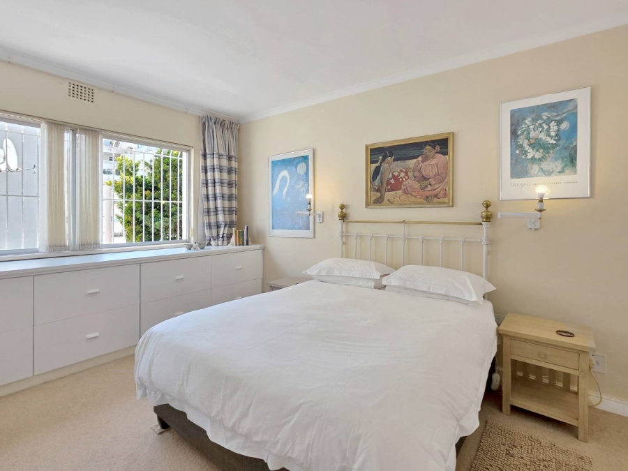 2 Bedroom Property for Sale in Sea Point Western Cape